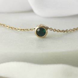 Naszyjnik z zielonym kryształkiem